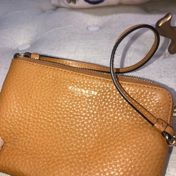 Coach Brown Leather Wristlet Wallet Excellent Condition - Picture 8 of 10